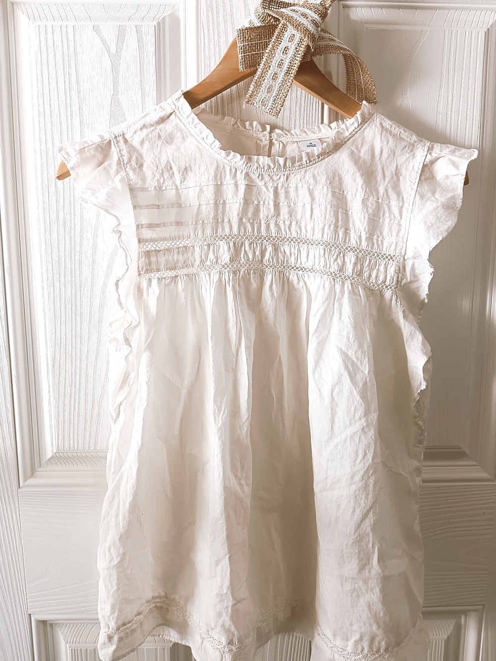 OLD NAVY IVORY CREAM RUFFLED COTTON FLOWY PEASANT BABYDOLL BLOUSE TOP MEDIUM